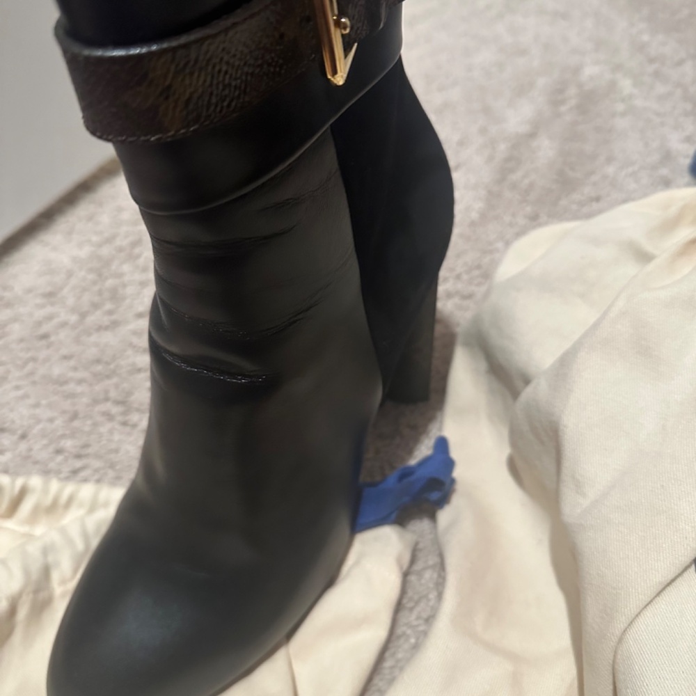 Louis Vuitton Leather booties - Picture 6 of 7